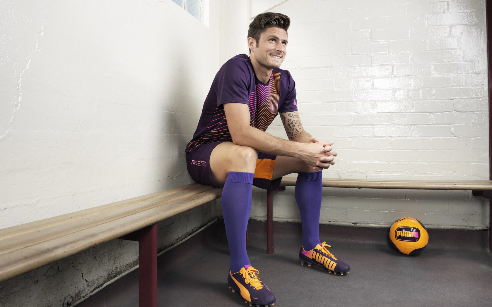 《美联社》：荷兰女足在预选赛中与西班牙队激战，荷兰女足对美国女足预测